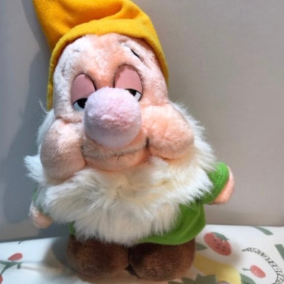 Snow White and The Seven Dwarfs Plush - Picture 3 of 7